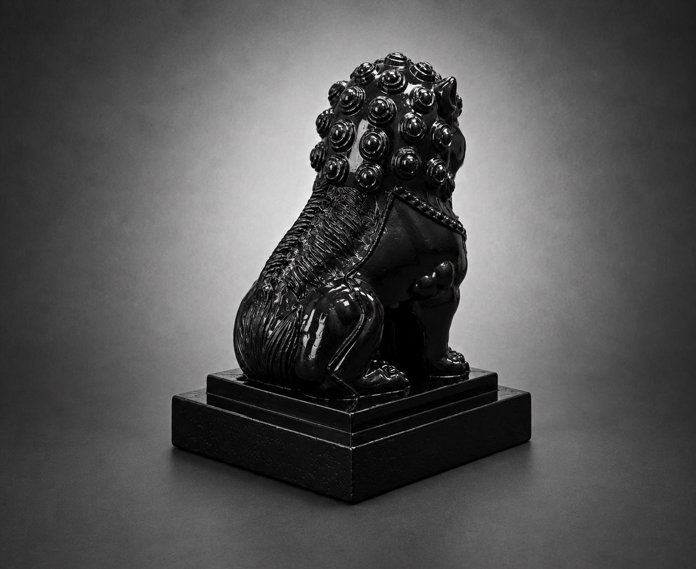 GUARDIAN LION | Gloss Black
