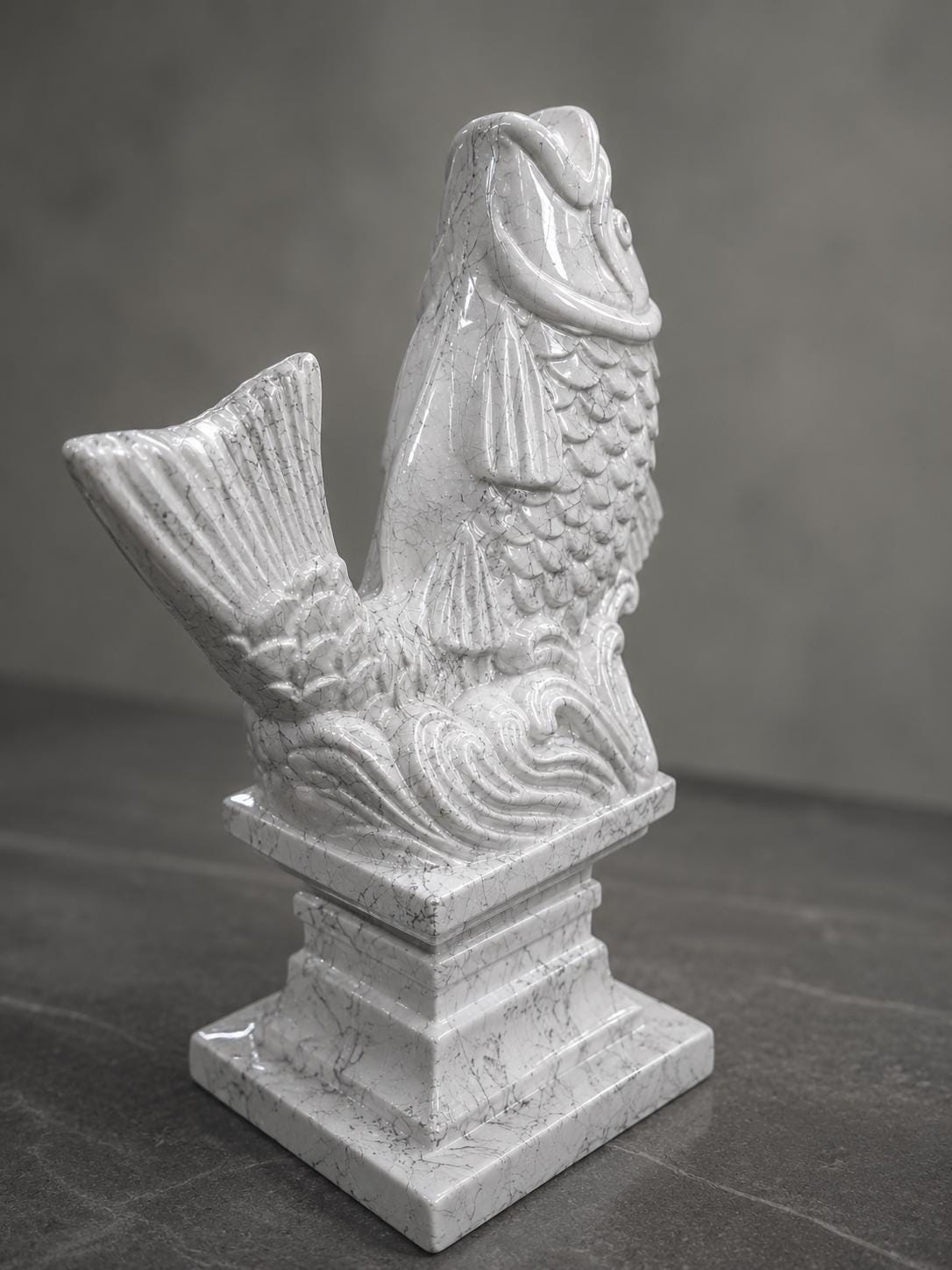 LIQUID KOI | Marble Gallery White